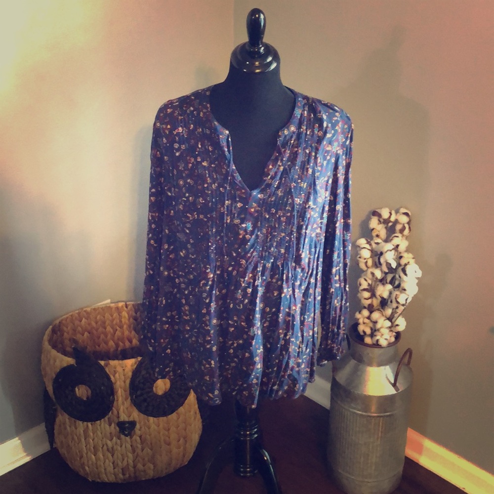 Women’s old navy shirt